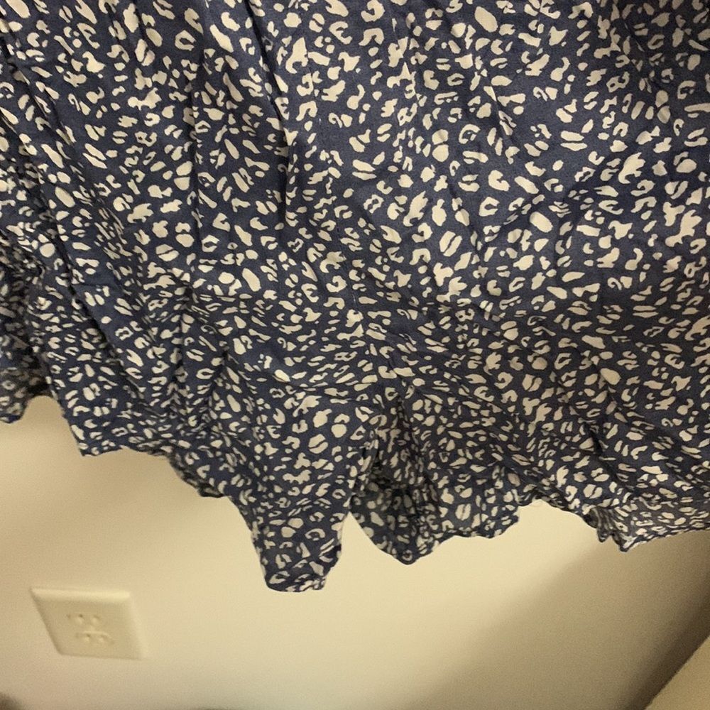Floral Button-Front Navy Blue Romper - Picture 5 of 8